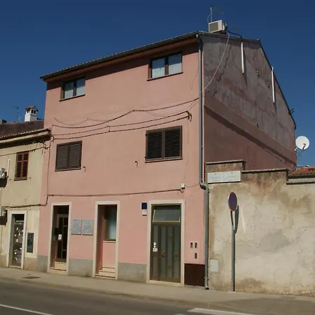 Sendi Apartment *