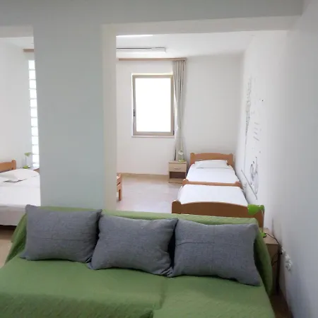 Apartment Sendi *